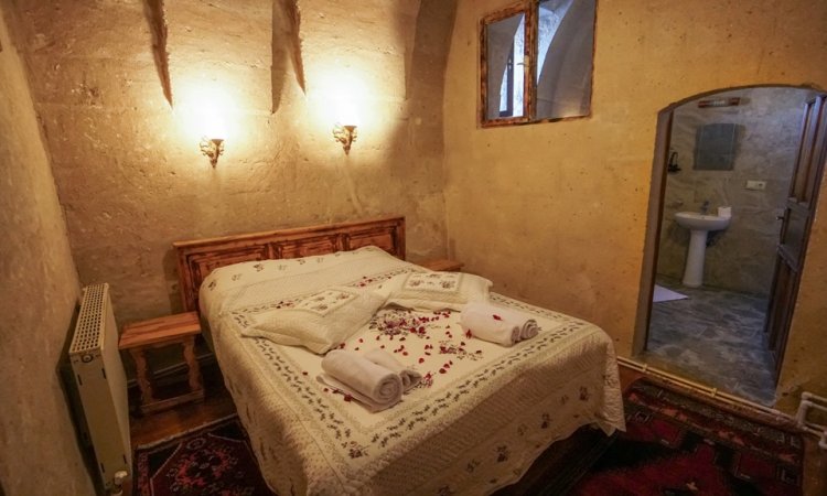 102 Suit Aile Odası